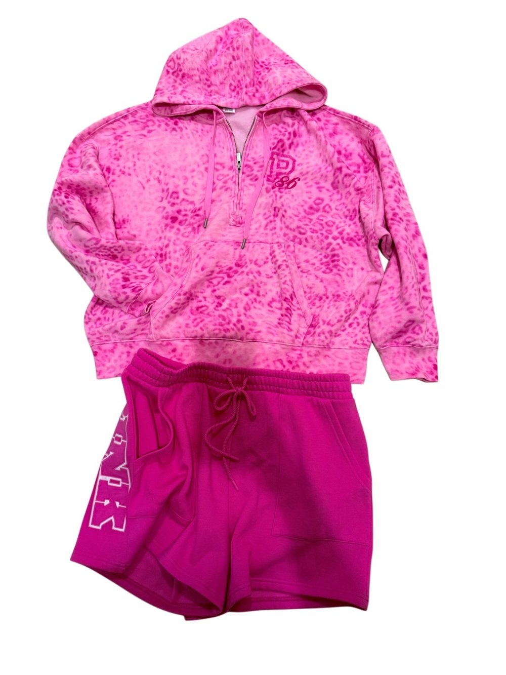 NEW VICTORIAS SECRET PINK ZIP HOODIE & SHORTS SET. NWT LARGE PINK LEOPARD